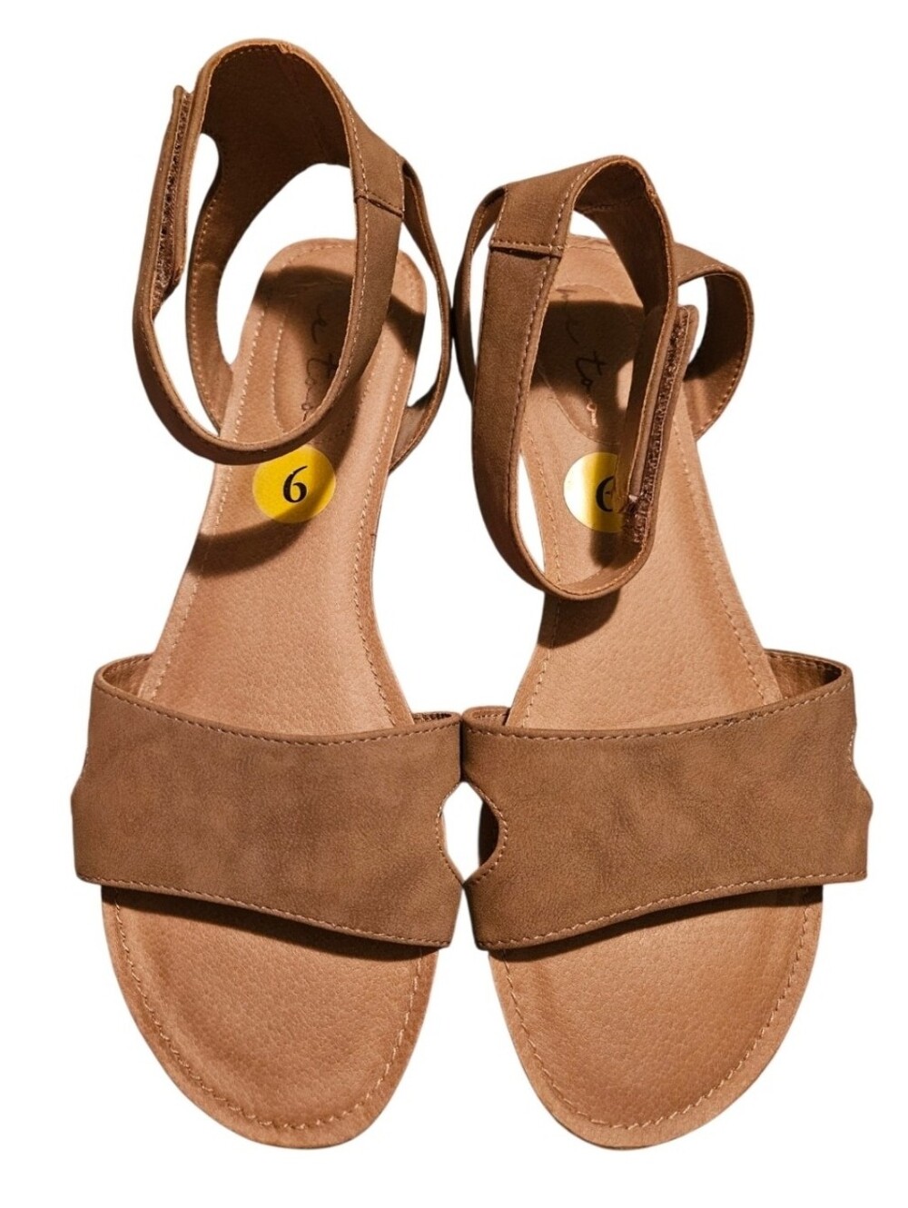 Me too Mally taupe Sandals EUC Size 9
